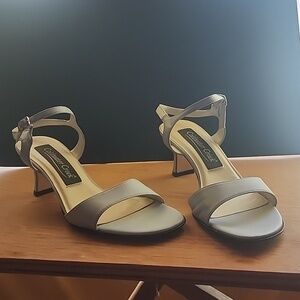 Coldwater Creek Periwinkle 2 1/4" Heels Size 6.5